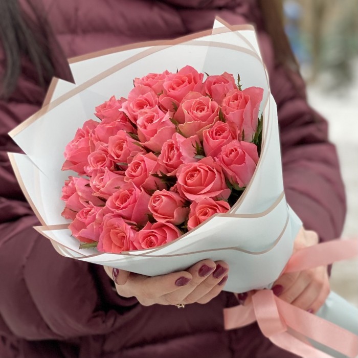 25 коралловых роз Эйс Пинк